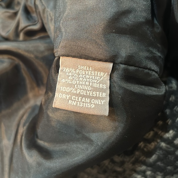 Valerie Stevens NWOT Black and gray Plaid Coat Women’s size Medium. - Picture 5 of 5